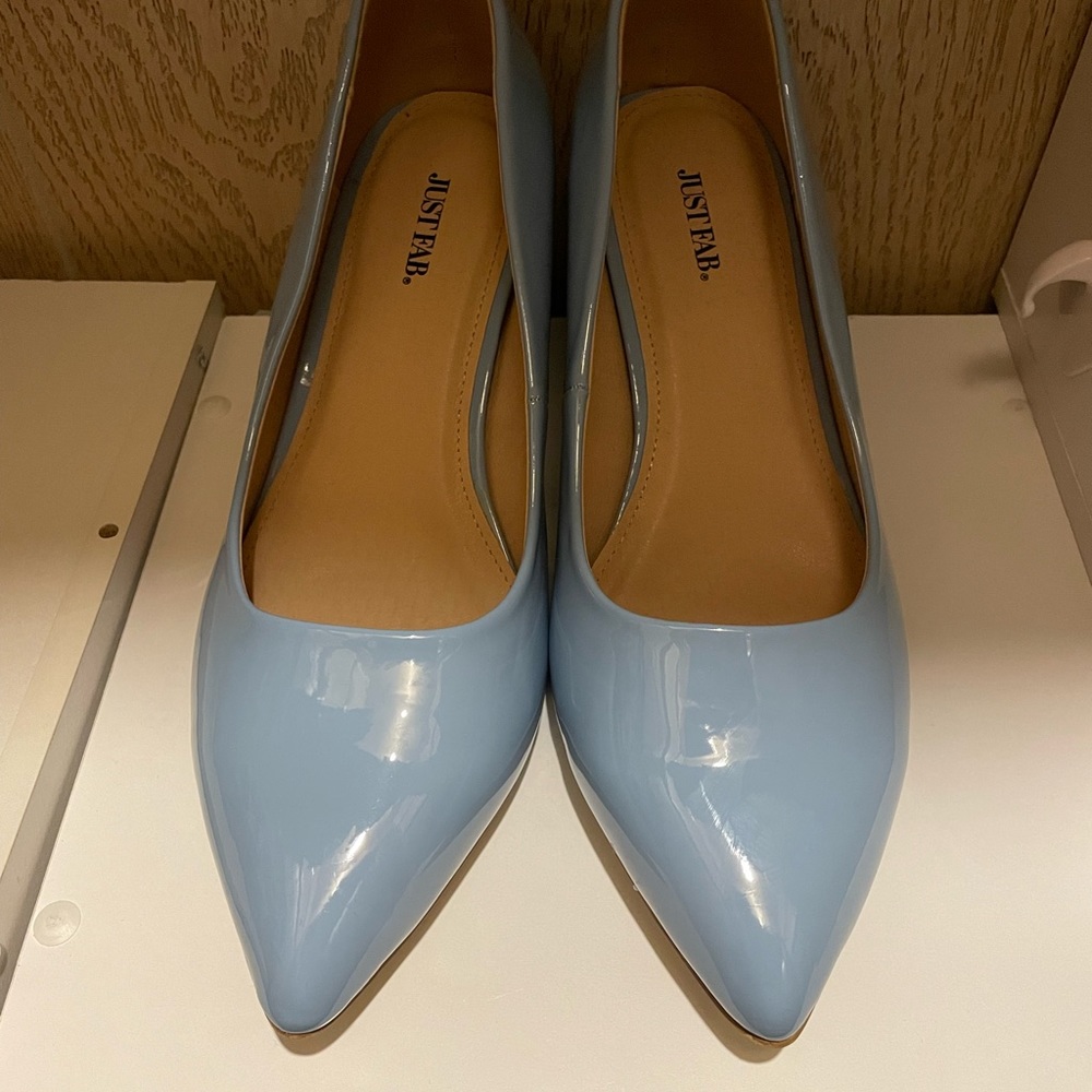 Blue heels. Just fab. size 12.